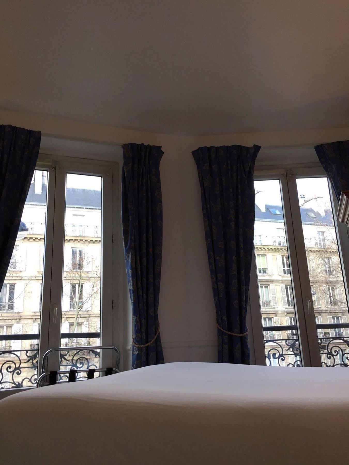 Hotel Avama Prony Parijs