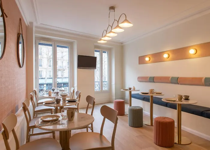 Hotel Avama Prony